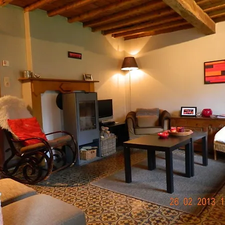 Dom wakacyjny Traditional Holiday In With Private Garden *